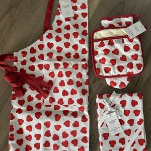 NWT Williams Sonoma kitchen linen set